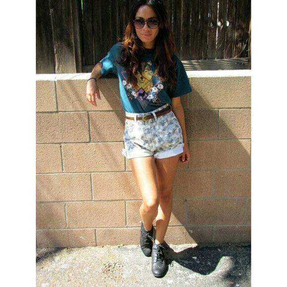 Vintage Invisible Scribble Abstract Print Frayed Hem High Waist Short Shorts - Picture 3 of 5